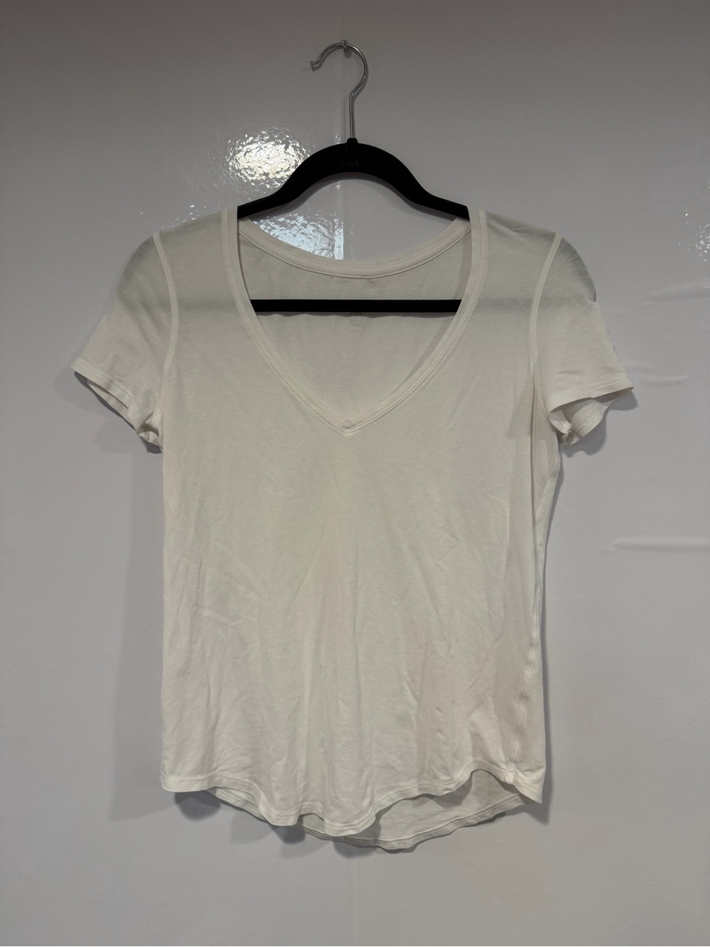Women's Lululemon V-Neck Short Sleeve Top - White